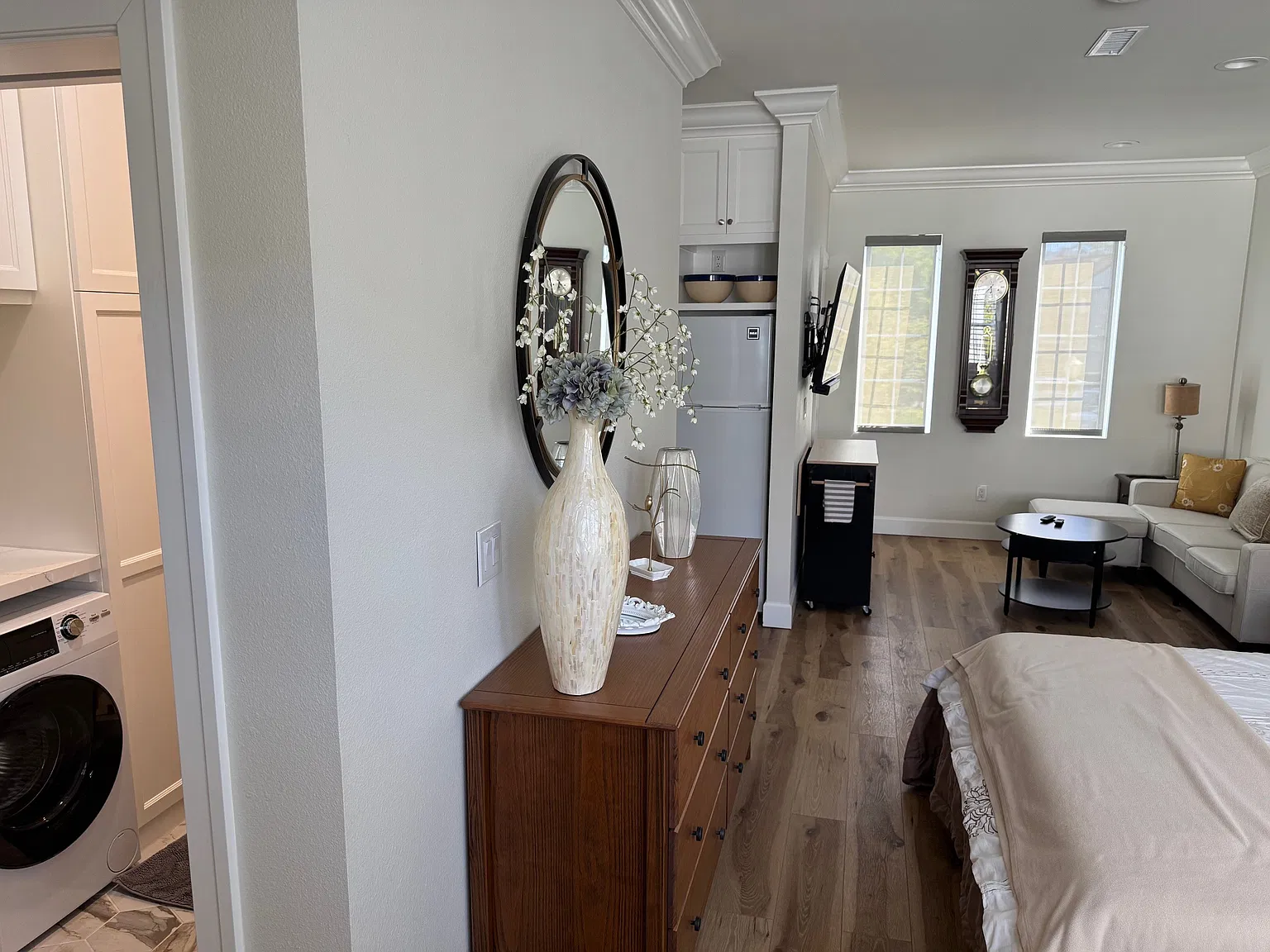Studio, 3280 sqft, $2,000 — Photo 4