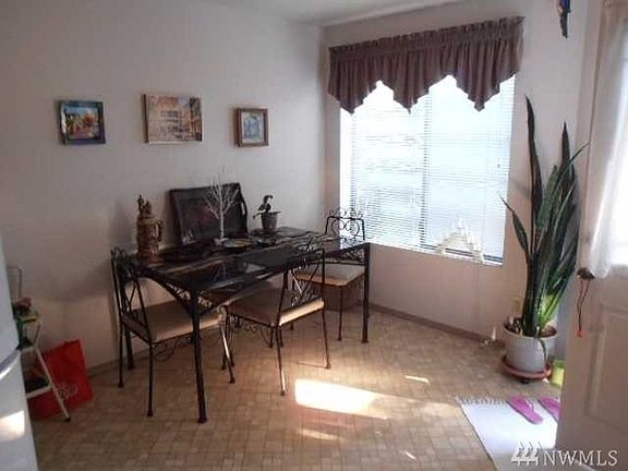 4th image of 18615 67th Pl NE