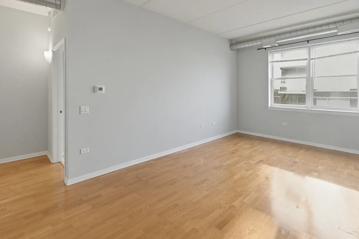 Building Photo - 873 N Larrabee St #507