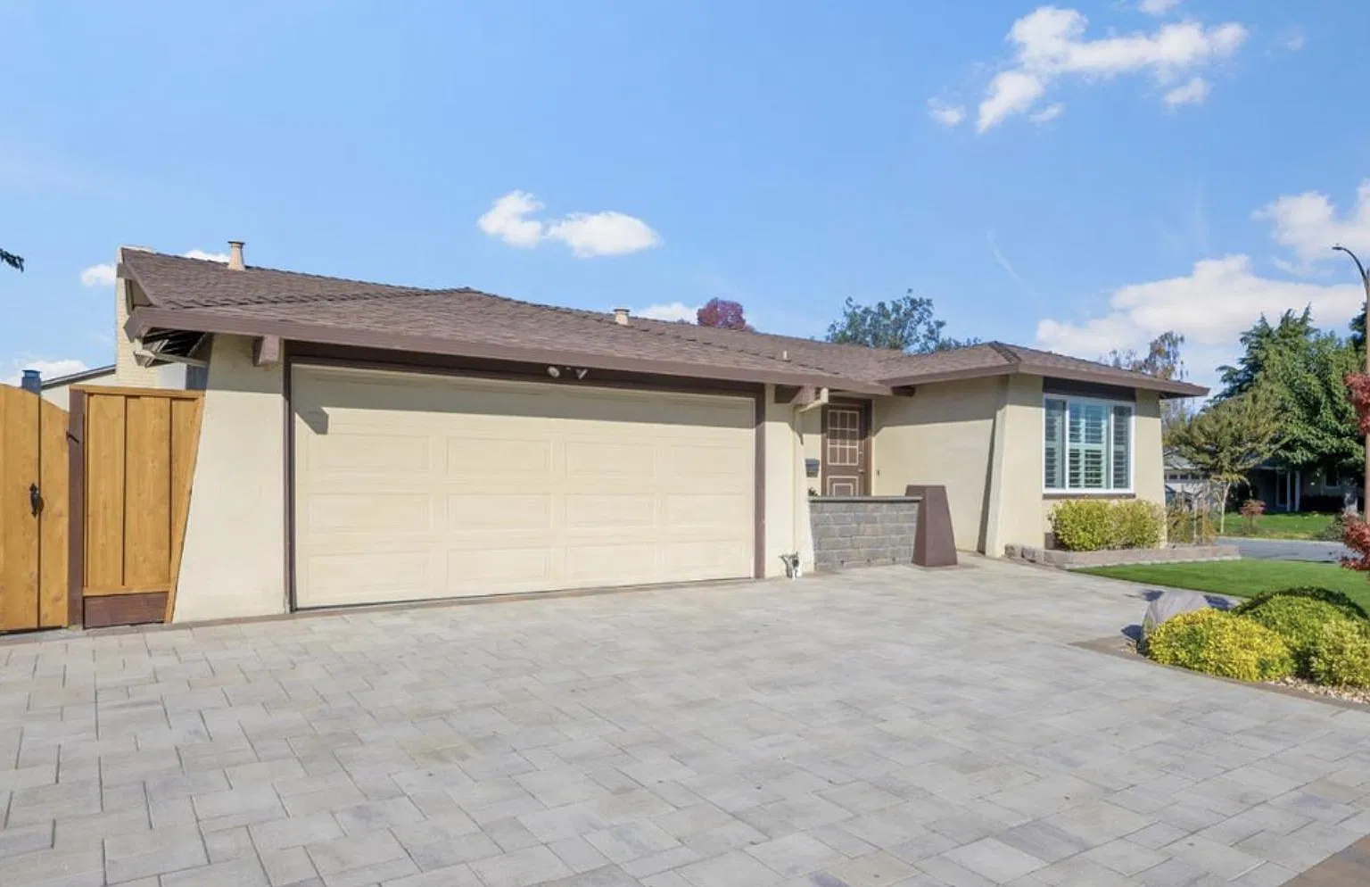 4 bed, 1495 sqft, $4,800 — Photo 1
