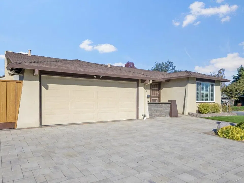 5987 Shawcroft Dr