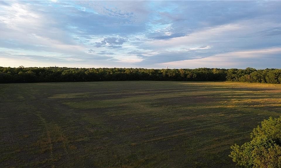 1st image of Stewart Ln