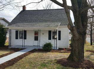 311 W Spring Ave, Elkton, VA 22827