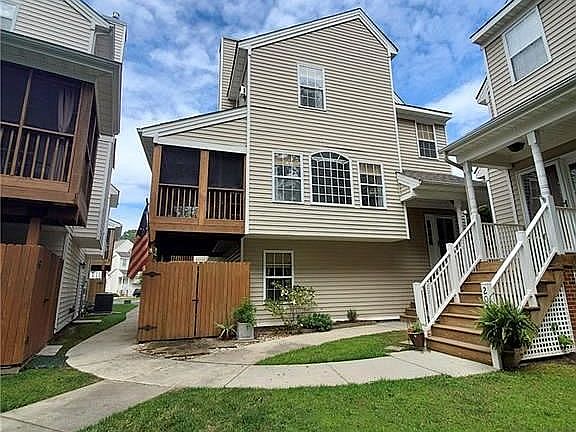 2nd image of 2032 Nicklaus Dr