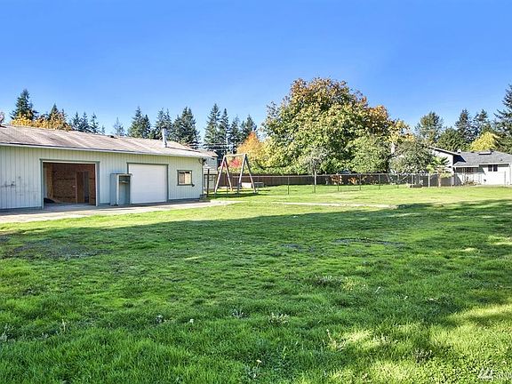 5th image of 2412 Marine Dr NE
