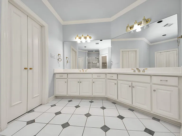 605 W Polk St #B — Photo 28