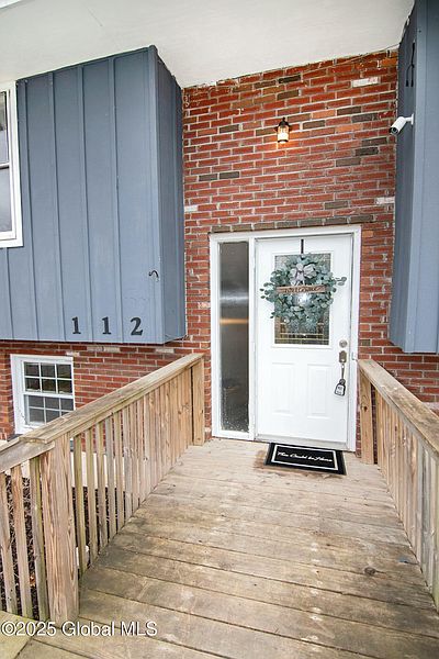 4th image of 112 Gregory Lane