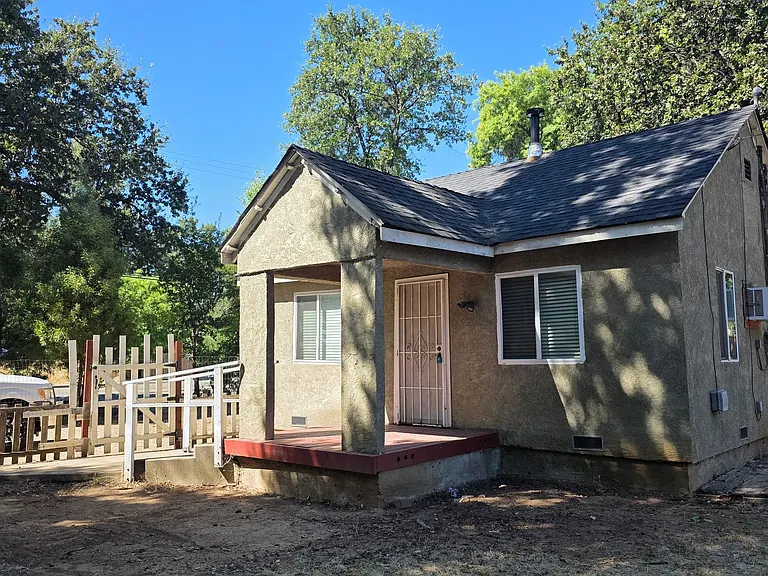 2050 Bransetter 5410 Cedars Rd — Photo 3