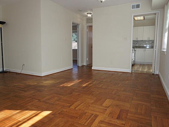 4th image of 1322 Fort Myer Dr APT 935
