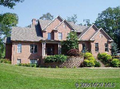 1st image of 102 Sassafras Trce