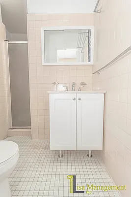 Rented by Lisa Management Inc | media 9