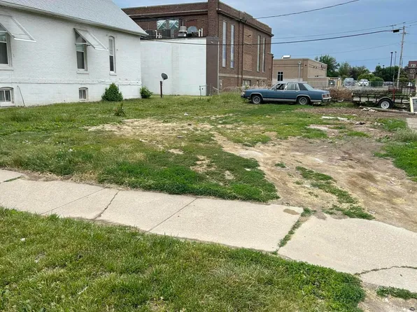 623 W Washington Ave, Council Bluffs, IA 51503