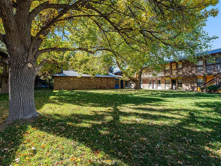 Brandywood Park Apartments — Photo 23