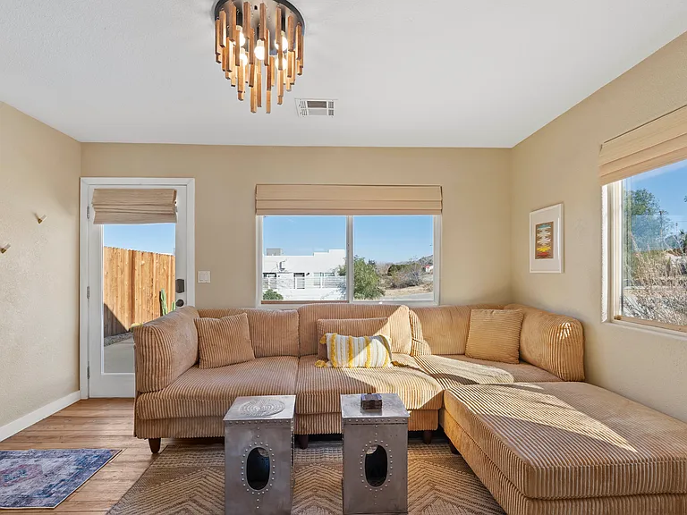 Desert Air Rd — Photo 34