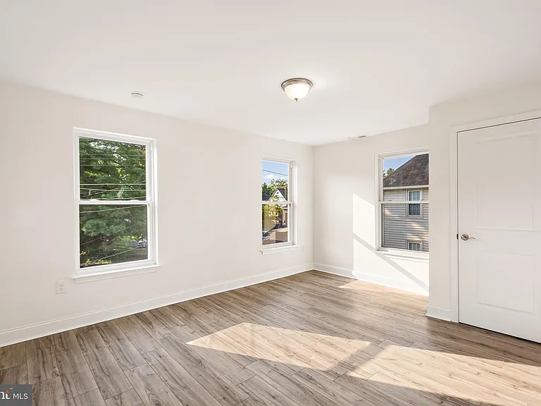 118 Turner St — Photo 16