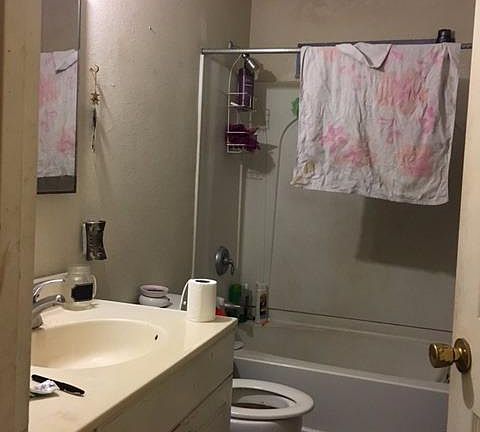 3rd image of 1037 N Denair Ave