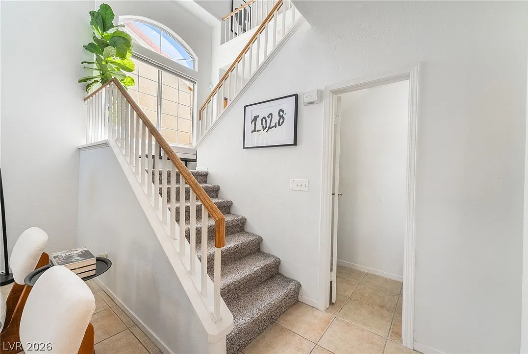 2 bed, 2.5 bath, 1677 sqft, $2,100 — Photo 3
