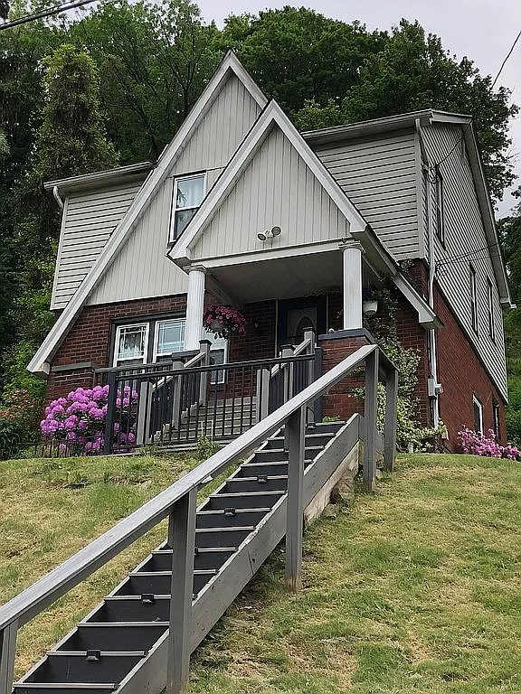 839 Reserve St photo 1
