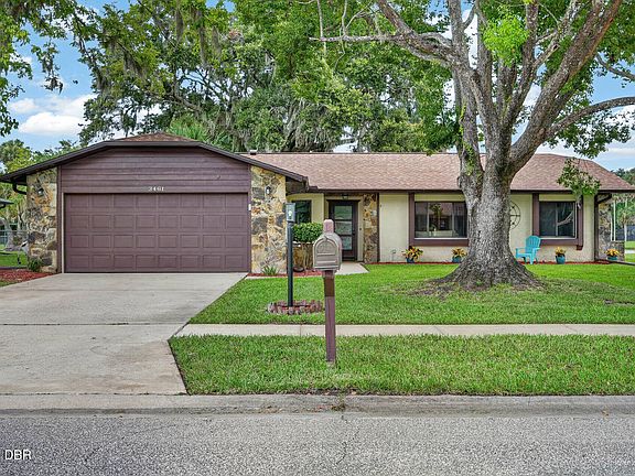 3rd image of 3461 Country Walk Dr