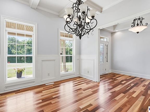 5th image of 2623 Eastview Rd