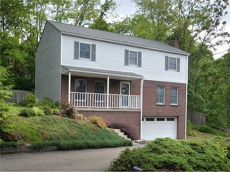 1029 Edward St photo 1