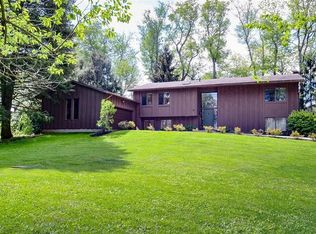 26 Waterside Dr, Medina, OH 44256