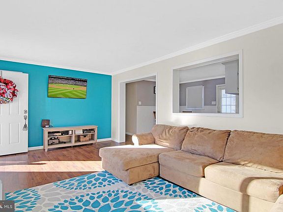 2nd image of 2247 Hartley Ave