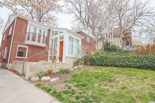 1st image of 1271 E Roosevelt Ave