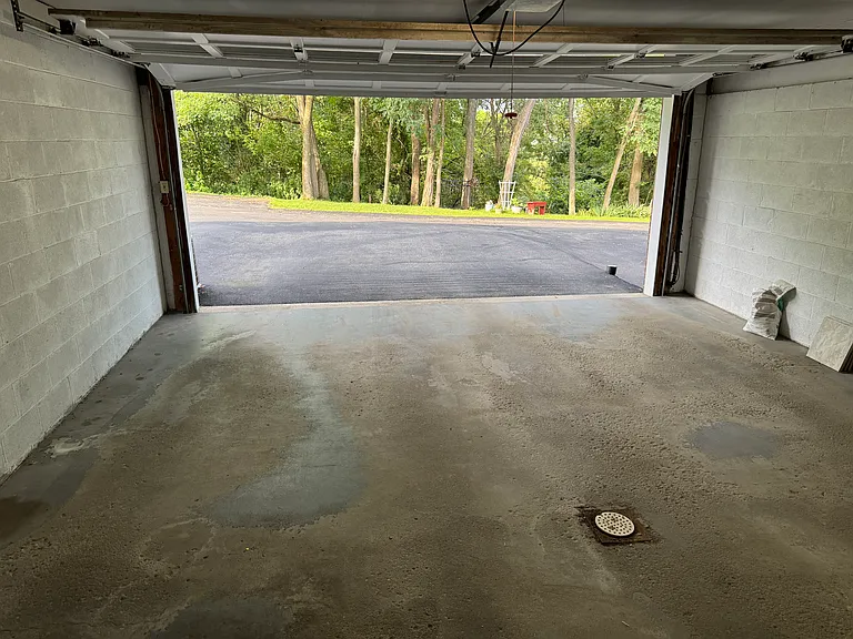 208 Meadowview Dr — Photo 21