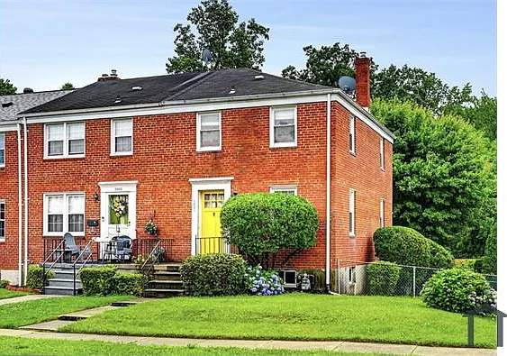 1801 Darrich Dr — Photo 2