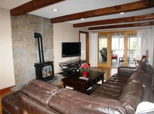 17 Claire Rd, Amesbury, MA 01913