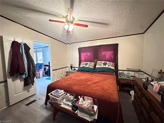 4th image of 2205 Luffman Rd