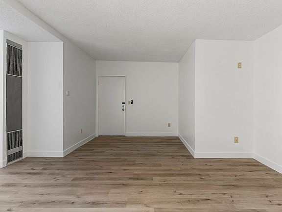 4th image of 2059 W 157th St APT 3