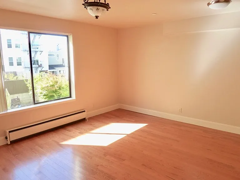 400 Anza St — Photo 1