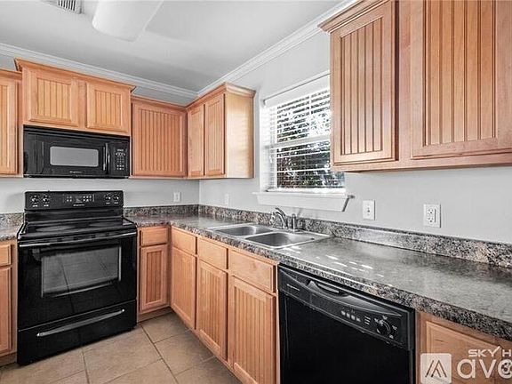 4th image of 2209 Ellington Dr #B