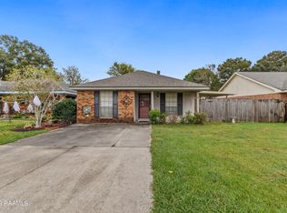 215 Caledonia Dr, Lafayette, LA 70508