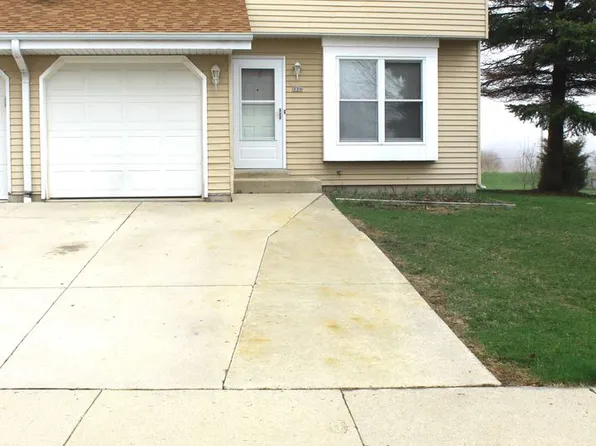 374-376 Thomas Dr, Port Washington, WI 53074