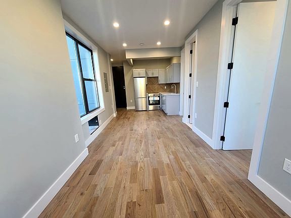 5th image of 2558 Hone Ave Floor 2