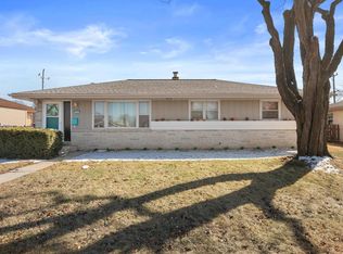 9043 W Grantosa Dr, Milwaukee, WI 53225