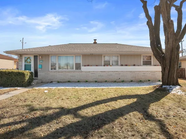 9043 West Grantosa DRIVE, Milwaukee, WI 53225