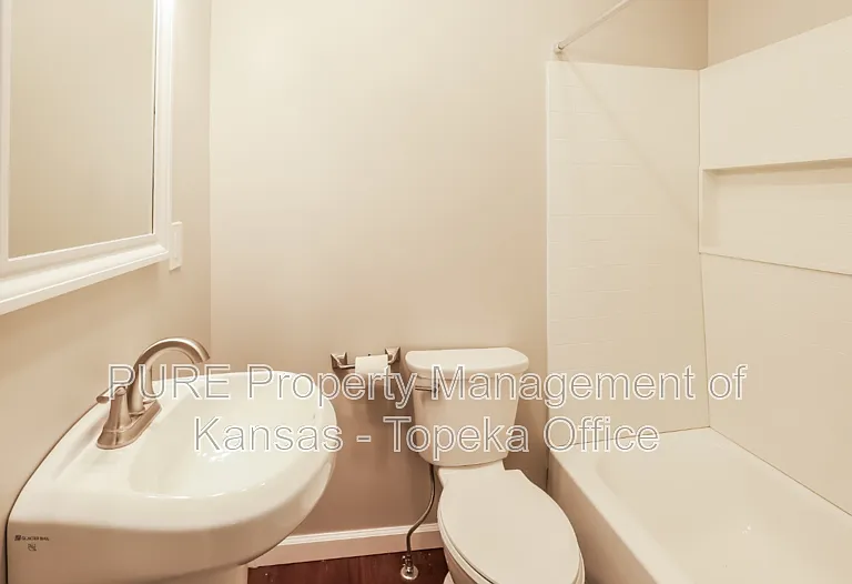 1016 SW College Ave — Photo 26