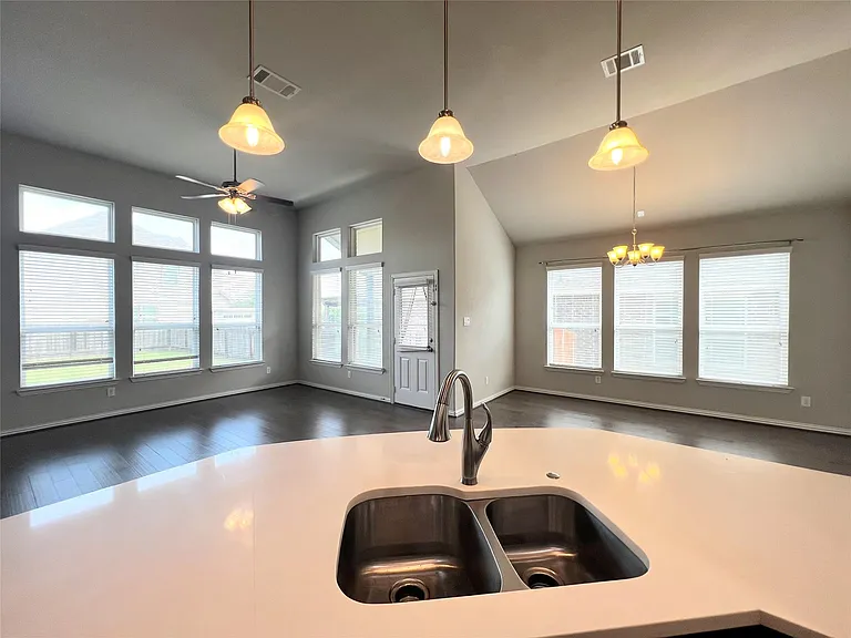 613 Palmilla St — Photo 30