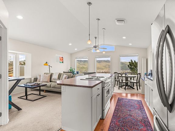 4th image of 1750 Valleyview Dr