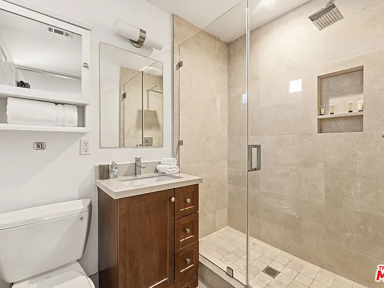 2741 S Palm Grove Ave — Photo 19