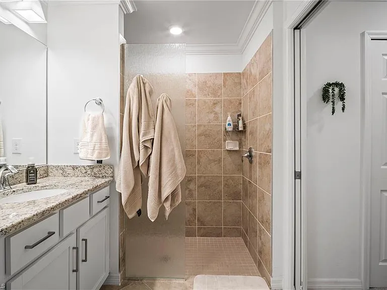 16000 Grassland Ln #3116 — Photo 32