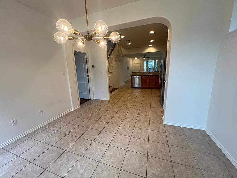 1101 Salem Park Ct — Photo 9