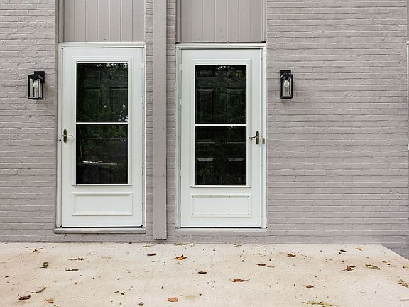 2nd image of 219 Stribling Ave #A