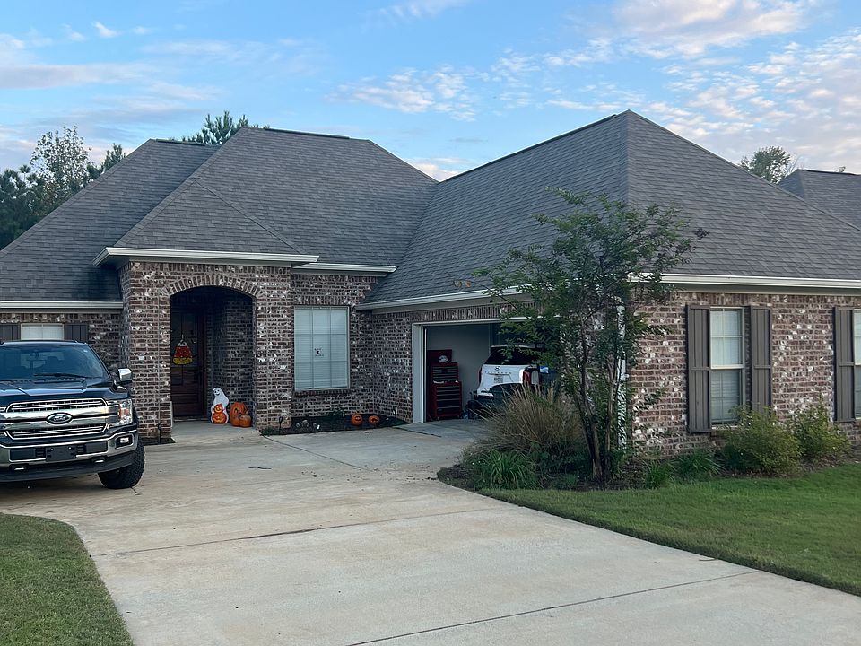 1st image of 118 Woodscape Dr