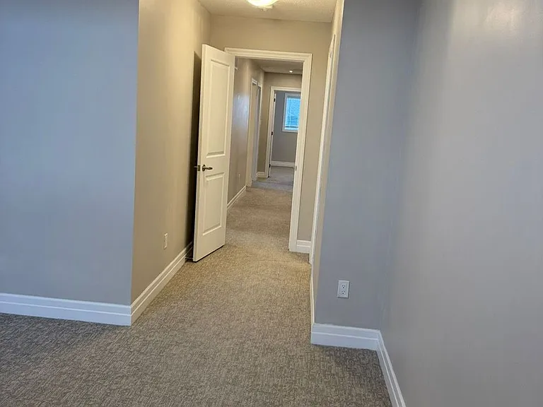 724 Freeport St — Photo 11
