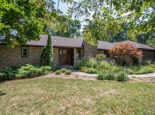 2216 Country Ln, Columbia, MO 65201